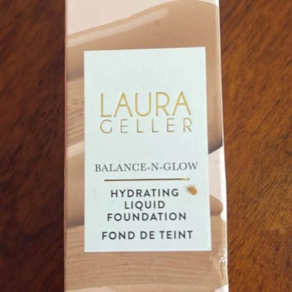 Laura Geller Balance -N-Glow Hydrating Liquid Foundation Color Medium